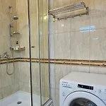 Next To Blloku 2-bdr Spacious Apartamento
