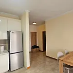 Next To Blloku 2-bdr Spacious Apartamento