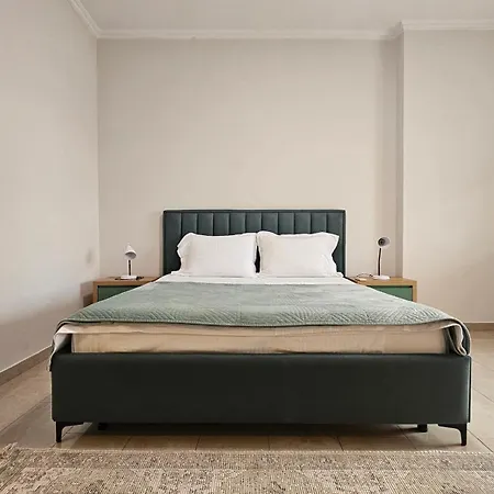 Next To Blloku 2-bdr Spacious アパート