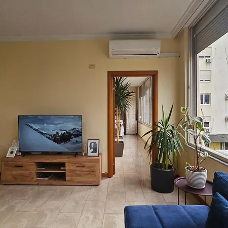 Next To Blloku 2-bdr Spacious Lägenhet *