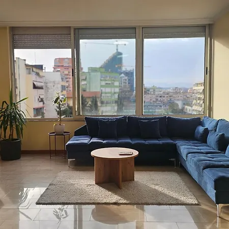 Next To Blloku 2-bdr Spacious * ティラナ