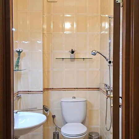 Next To Blloku 2-bdr Spacious * טיראנה