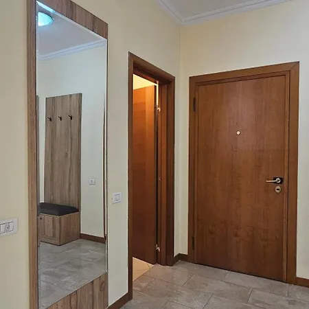 Next To Blloku 2-bdr Spacious דירה *