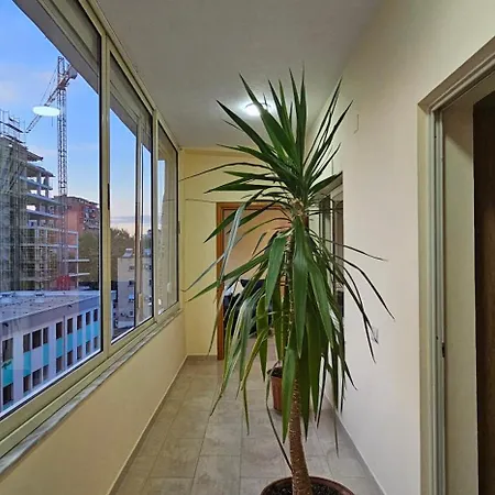 Next To Blloku 2-bdr Spacious דירה