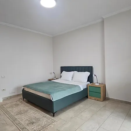 Next To Blloku 2-bdr Spacious Appartamento Tirana