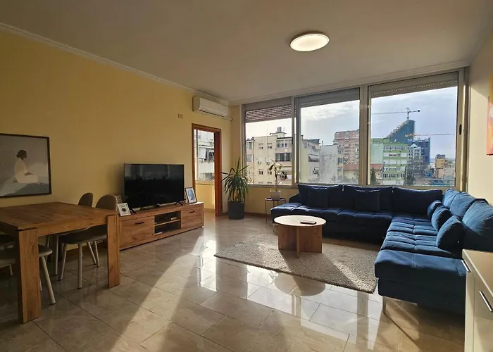Apartament Next To Blloku 2-bdr Spacious